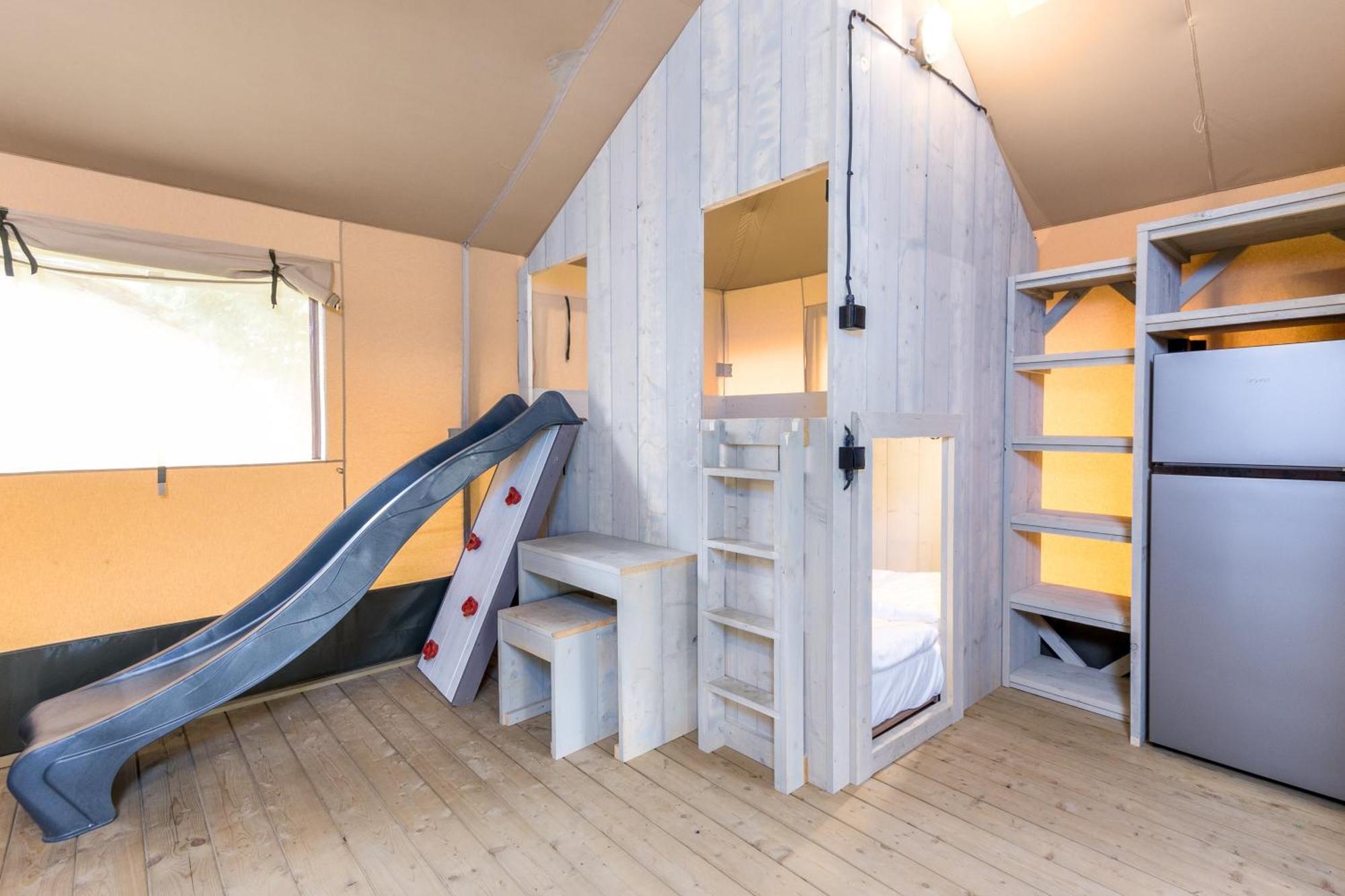 Отель Landal Glamping Нёфшато Экстерьер фото