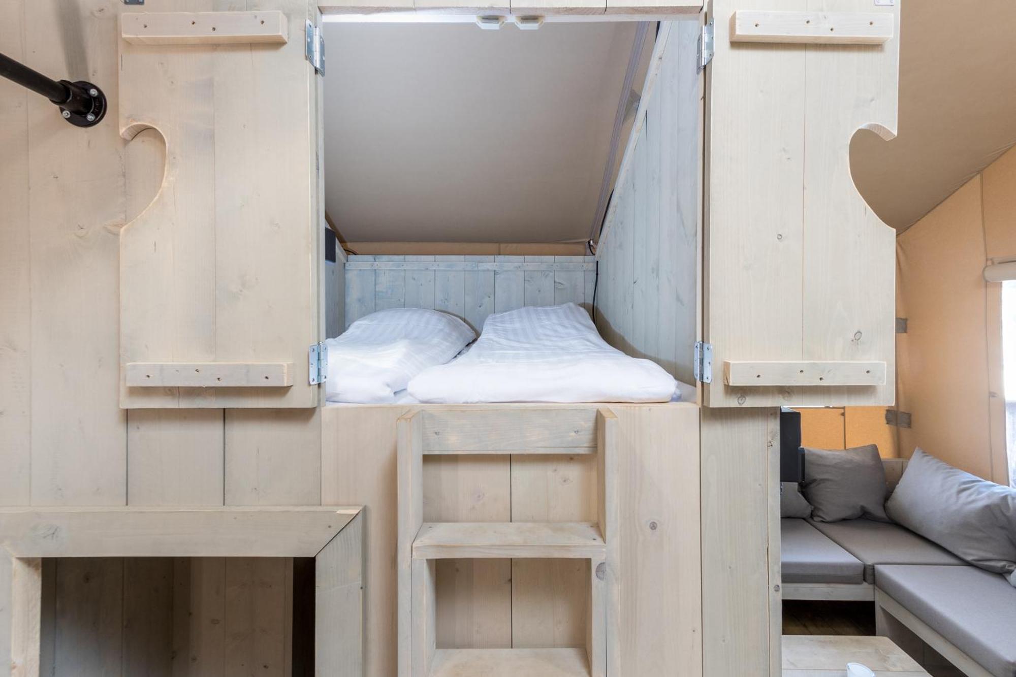 Отель Landal Glamping Нёфшато Номер фото