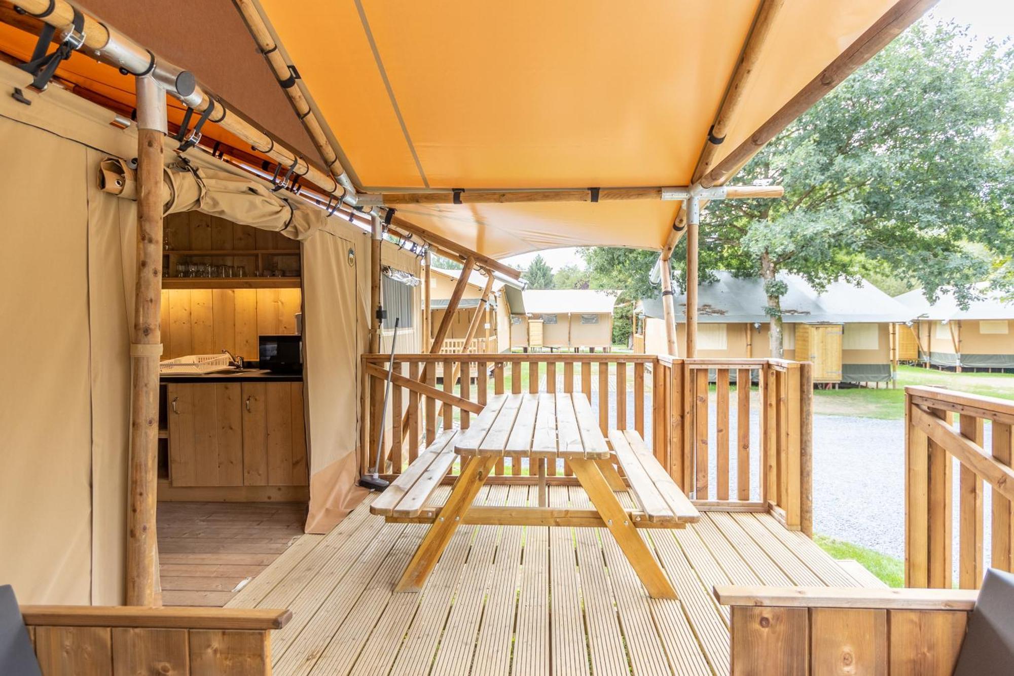 Отель Landal Glamping Нёфшато Номер фото