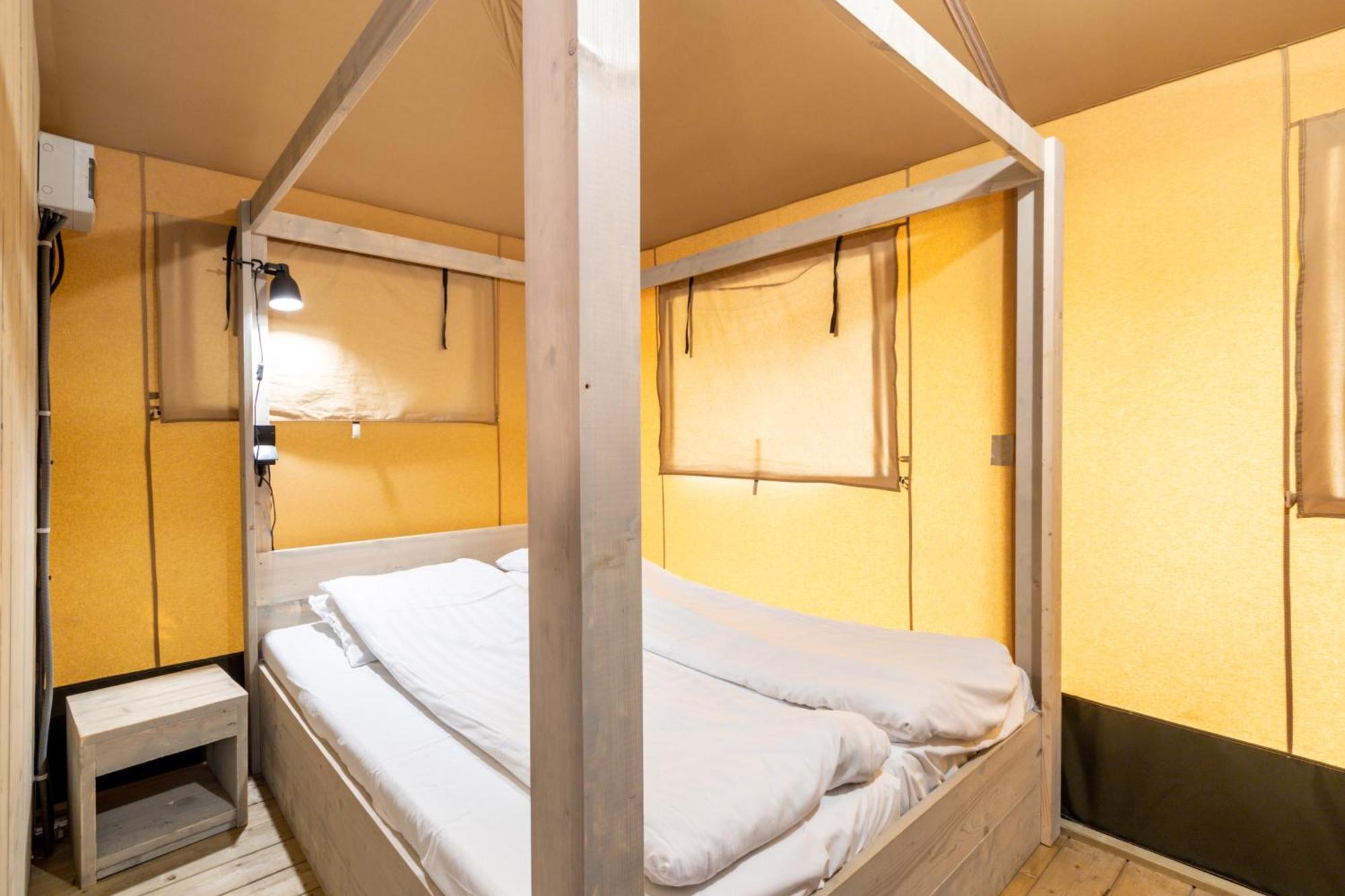 Отель Landal Glamping Нёфшато Номер фото