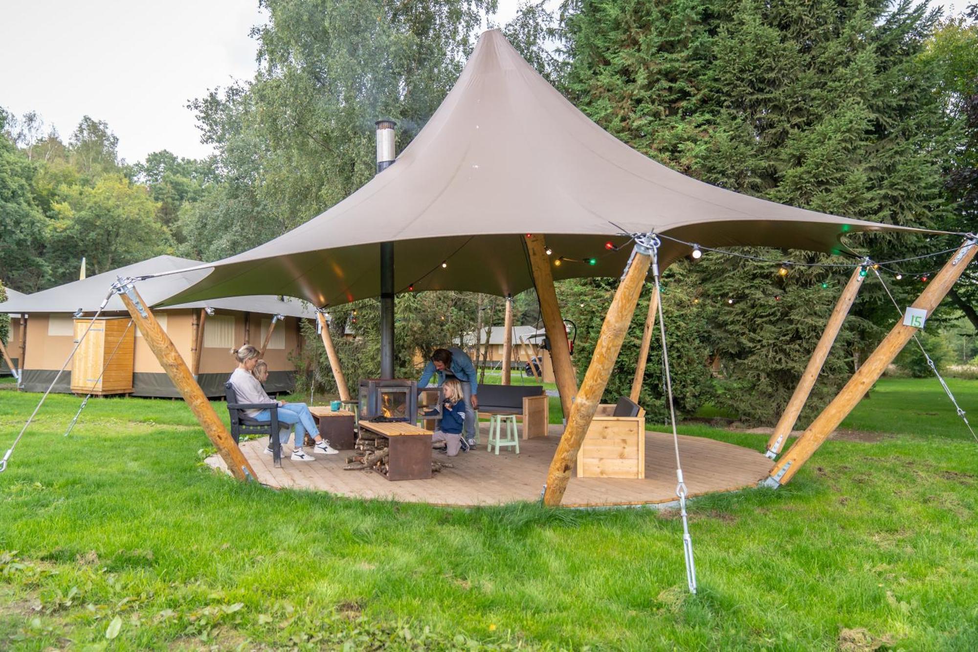 Отель Landal Glamping Нёфшато Экстерьер фото