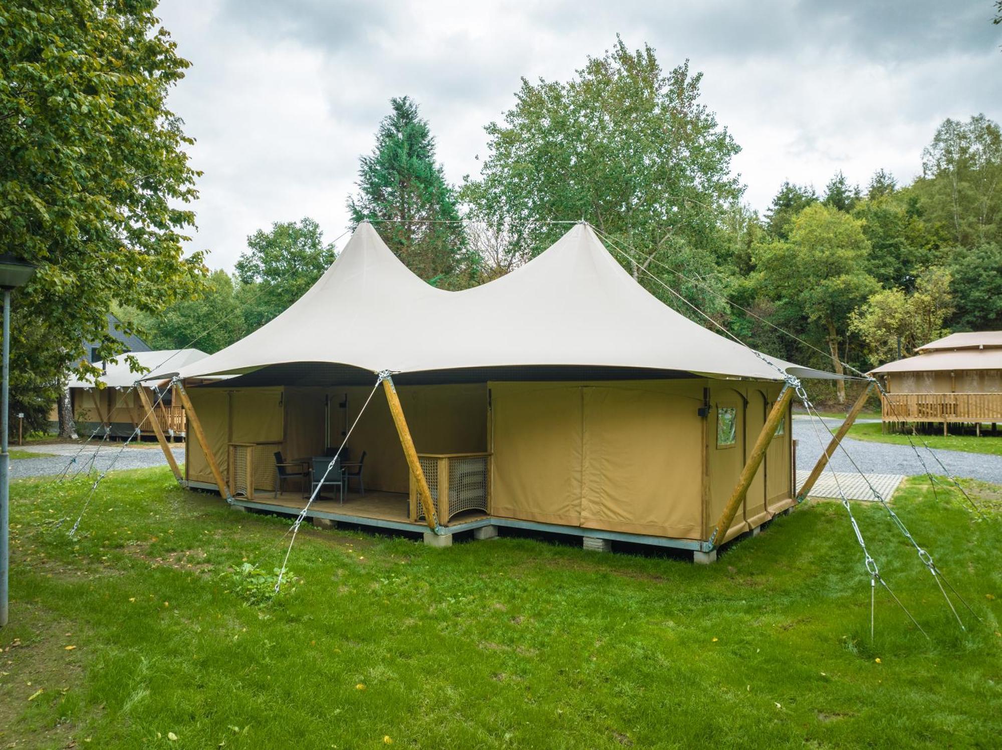 Отель Landal Glamping Нёфшато Номер фото