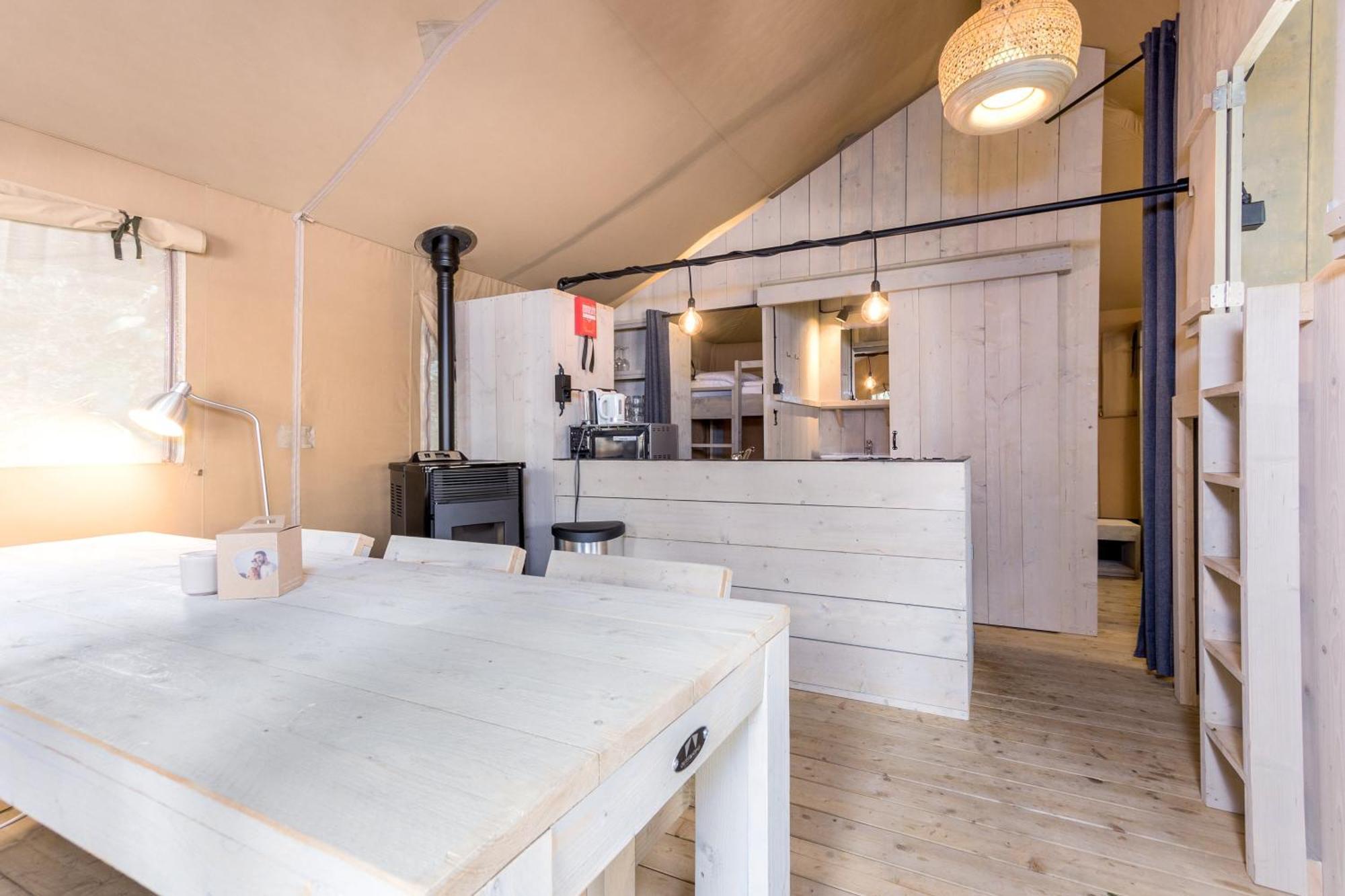 Отель Landal Glamping Нёфшато Номер фото