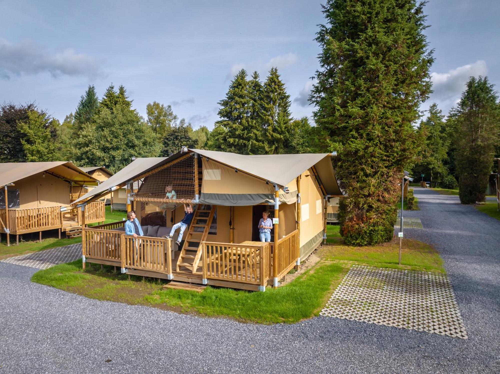 Отель Landal Glamping Нёфшато Экстерьер фото