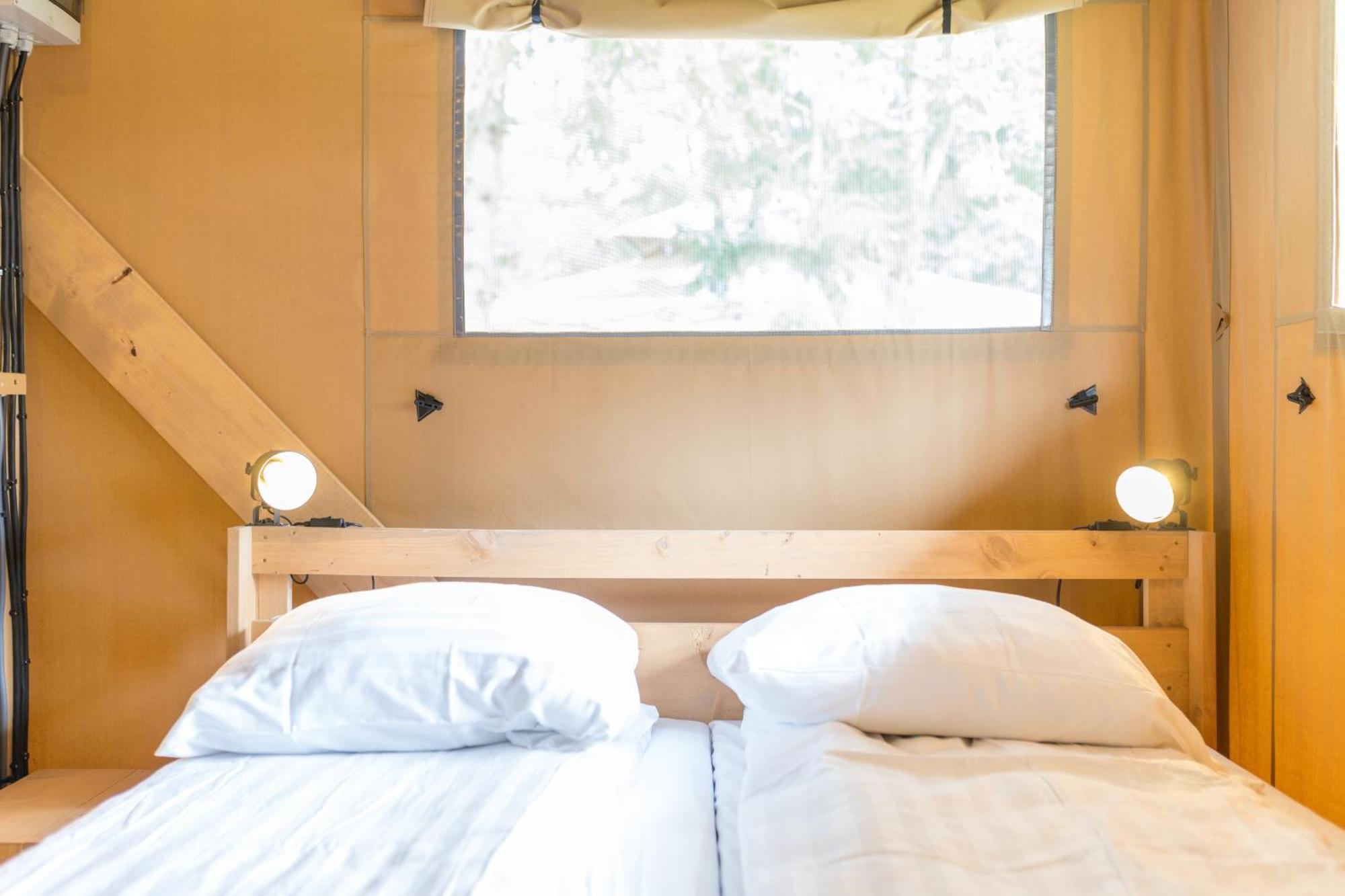Отель Landal Glamping Нёфшато Номер фото