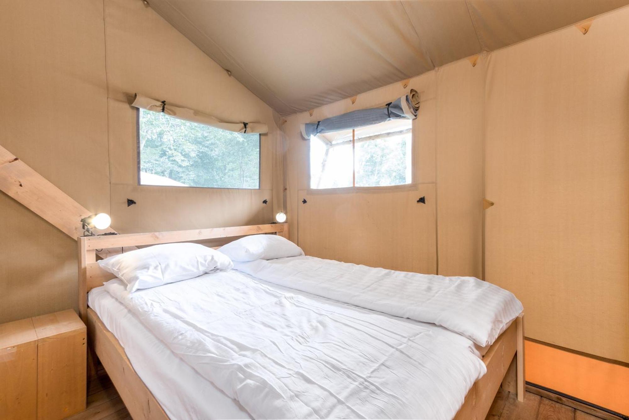 Отель Landal Glamping Нёфшато Номер фото