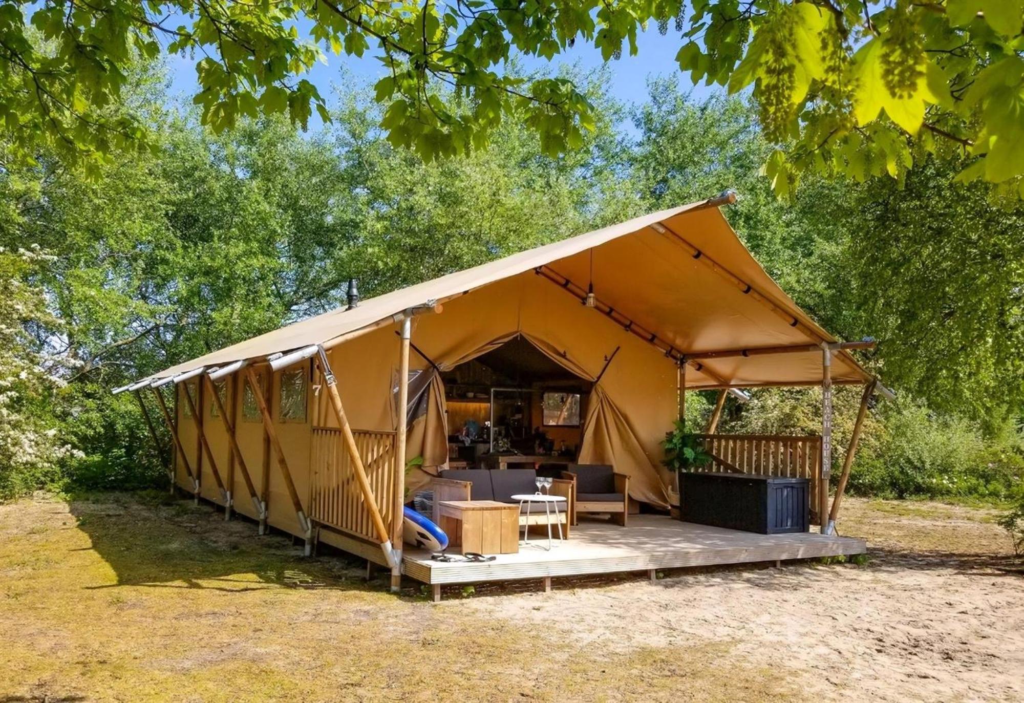Отель Landal Glamping Нёфшато Номер фото
